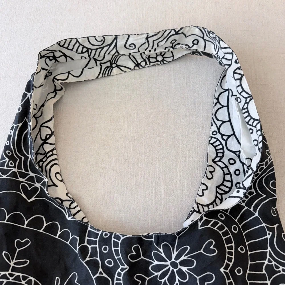 Unbranded Reversible Hobo Bag Women OS Black White Mandala Floral Tote Pouch